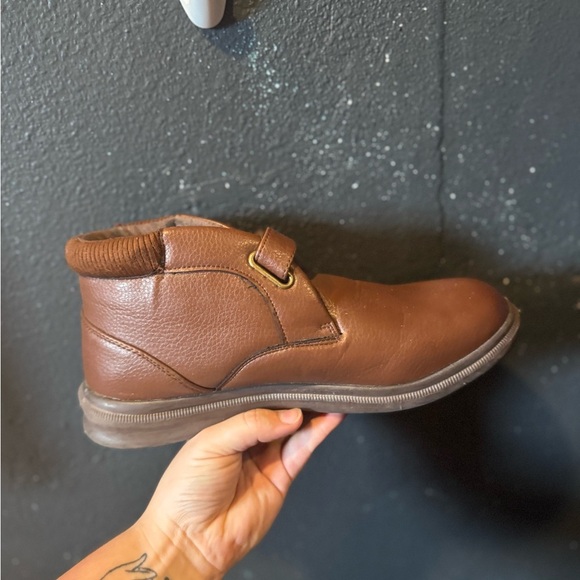 Men's Totes Brown Leather Chukka Boots with Strap - Picture 6 of 8